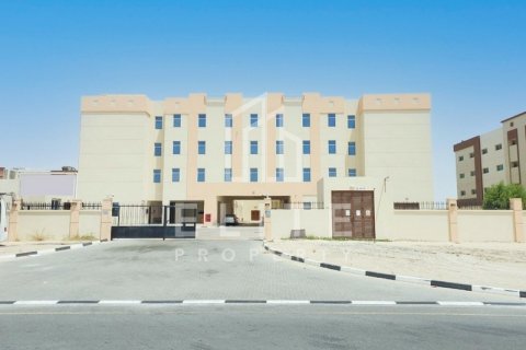 Kampi i Punës në Dubai, Emiratet e Bashkuara Arabe 9944 m2. № 620251 - Foto 1