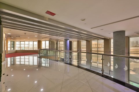 Pronë komerciale në Al Nahyan, Abu Dhabi, Emiratet e Bashkuara Arabe 616 m2. № 615885 - Foto 17