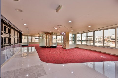 Pronë komerciale në Al Nahyan, Abu Dhabi, Emiratet e Bashkuara Arabe 616 m2. № 615885 - Foto 14