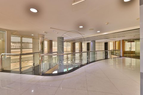 Pronë komerciale në Al Nahyan, Abu Dhabi, Emiratet e Bashkuara Arabe 616 m2. № 615885 - Foto 15
