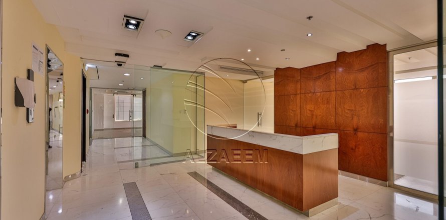Pronë komerciale në Al Nahyan Camp, Abu Dhabi, Emiratet e Bashkuara Arabe 661 m2. № 615882