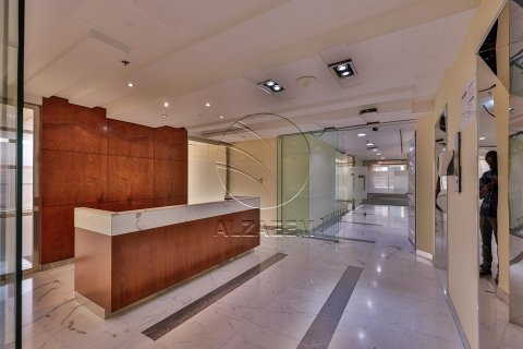 Pronë komerciale në Al Nahyan Camp, Abu Dhabi, Emiratet e Bashkuara Arabe 661 m2. № 615882 - Foto 2