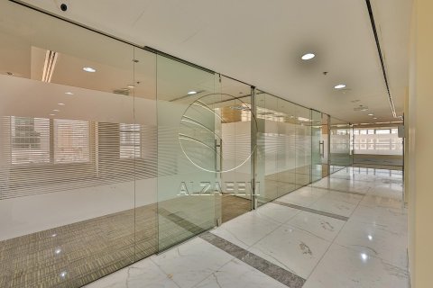 Pronë komerciale në Al Nahyan Camp, Abu Dhabi, Emiratet e Bashkuara Arabe 661 m2. № 615882 - Foto 13