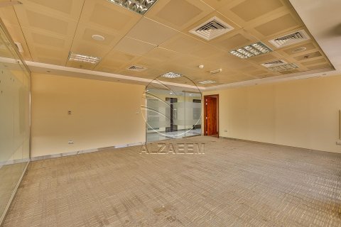 Pronë komerciale në Al Nahyan Camp, Abu Dhabi, Emiratet e Bashkuara Arabe 661 m2. № 615882 - Foto 12
