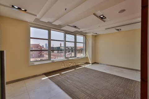 Pronë komerciale në Al Nahyan Camp, Abu Dhabi, Emiratet e Bashkuara Arabe 661 m2. № 615882 - Foto 23