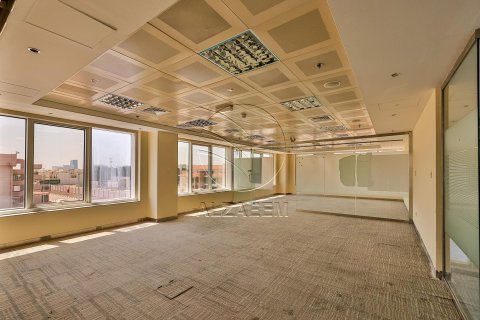 Pronë komerciale në Al Nahyan Camp, Abu Dhabi, Emiratet e Bashkuara Arabe 661 m2. № 615882 - Foto 8