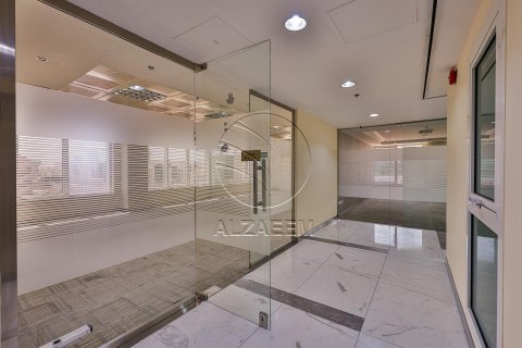 Pronë komerciale në Al Nahyan Camp, Abu Dhabi, Emiratet e Bashkuara Arabe 661 m2. № 615882 - Foto 7