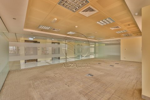 Pronë komerciale në Al Nahyan Camp, Abu Dhabi, Emiratet e Bashkuara Arabe 661 m2. № 615882 - Foto 18