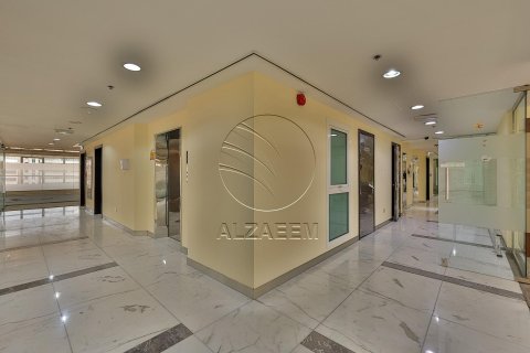 Pronë komerciale në Al Nahyan Camp, Abu Dhabi, Emiratet e Bashkuara Arabe 661 m2. № 615882 - Foto 14