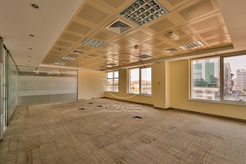 Pronë komerciale në Al Nahyan Camp, Abu Dhabi, Emiratet e Bashkuara Arabe 661 m2. № 615882 - Foto 17