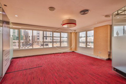 Коммерциялық жылжымайтын мүлік Al Nahyan Camp, Абу-Даби, БАӘ-да 616 м² № 615879 - фото 10
