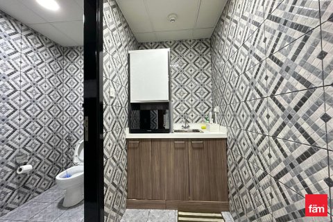 Office in Business Bay, Dubai, UAE 104.8 sq.m. № 699008 - photo 8