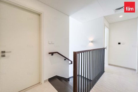Villa til salg i Dubai, UAE 3 soveværelser, 173.9 kvm № 576302 - foto 15