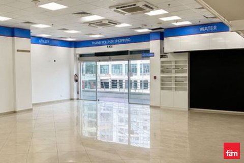 Dubai, UAE의 가게 123.1제곱미터 번호 708332