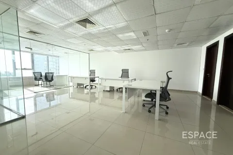Toimisto Jumeirah Lake Towers, Dubai, Arabiemiraatit 107 m2 № 650045 - kuva 2