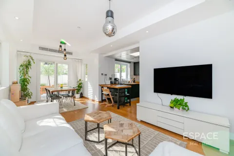 Вилла The Springs, Дубай, БАӘ-да 2 жатын бөлмелер, 167 м² № 650046 - фото 2