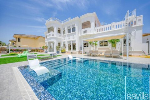 Villa in Palm Jumeirah, Dubai, UAE 6 bedrooms, 883 sq.m. № 647419 - photo 1