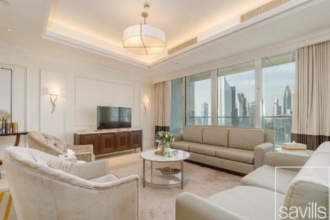 Apartment in Downtown Dubai (Downtown Burj Dubai), UAE 4 bedrooms, 270 sq.m. № 647418 - photo 2