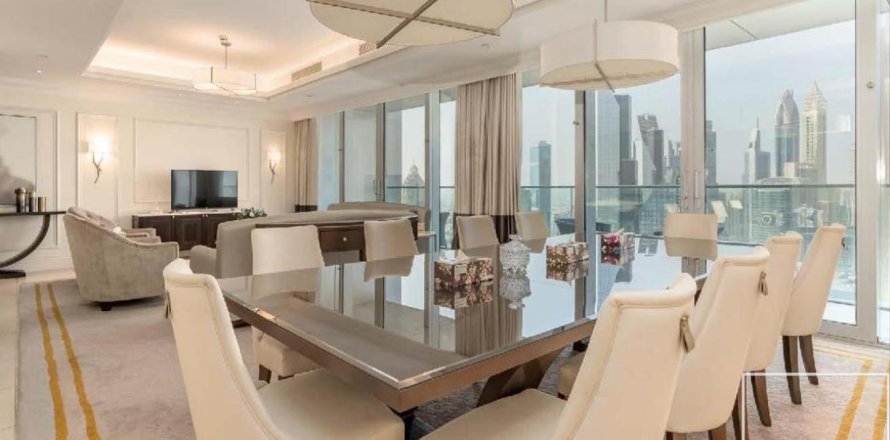 Apartment in Downtown Dubai (Downtown Burj Dubai), UAE 4 bedrooms, 270 sq.m. № 647418