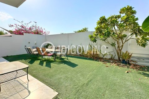 Townhouse in Mudon, Dubai, UAE 3 bedrooms, 274 sq.m. № 647325 - photo 3