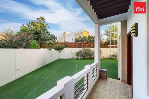 Vilă de vânzare în Dubai, EAU 3 dormitoare, 677.7 mp. №660259 - poză 8
