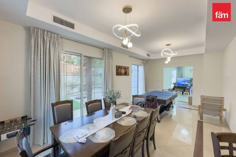 Vilă de vânzare în Dubai, EAU 3 dormitoare, 677.7 mp. №660259 - poză 7