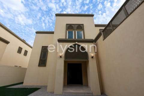 Villa in Jumeirah Park, Dubai, UAE 3 bedrooms, 328 sq.m. № 600320 - photo 19