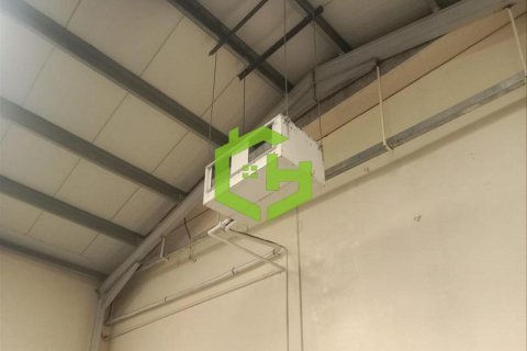Warehouse in Umm Ramool, Dubai, UAE 371.6 sq.m. № 632312 - photo 7
