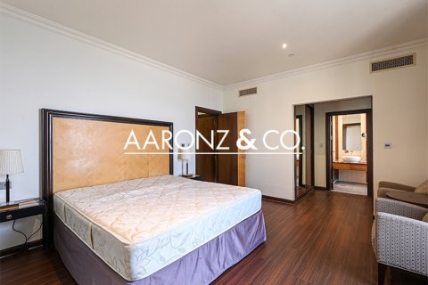 Apartment til leje i Jumeirah Beach Residence, Dubai, UAE 4 soveværelser, 288 kvm № 690578 - foto 5