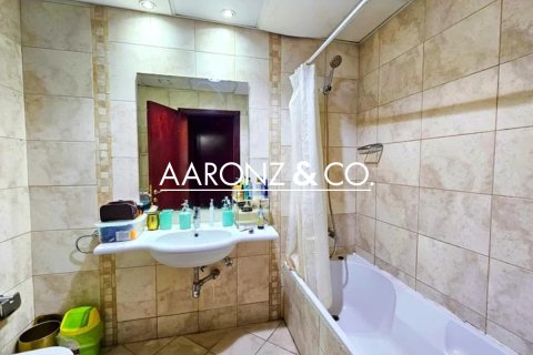 Apartment in Dubai Marina, UAE 1 bedroom, 103 sq.m. № 690576 - photo 10