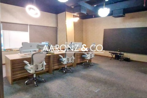 Business Bay, Dubai, UAE의 임대용 사무실 116제곱미터 번호 690581 - 사진 7