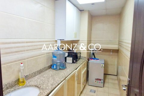 Business Bay, Dubai, UAE의 임대용 사무실 116제곱미터 번호 690581 - 사진 10