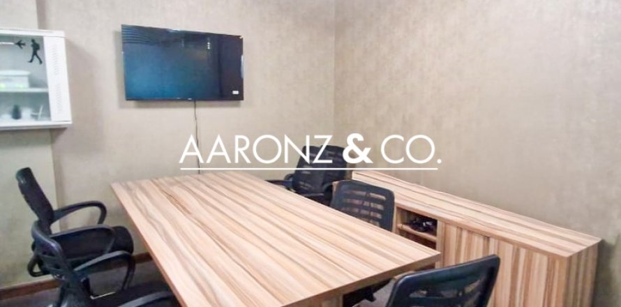 Bureau à Business Bay, Dubai, EAU: 116 m2 № 690581