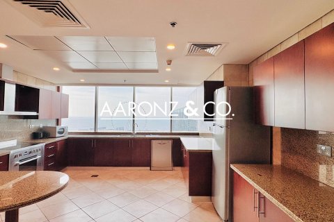 Apartment til leje i Jumeirah Beach Residence, Dubai, UAE 4 soveværelser, 344 kvm № 690580 - foto 13