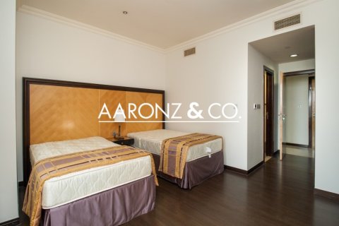 Apartment til leje i Jumeirah Beach Residence, Dubai, UAE 2 soveværelser, 136 kvm № 690577 - foto 7