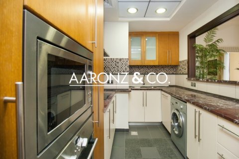 Apartment til leje i Jumeirah Beach Residence, Dubai, UAE 2 soveværelser, 136 kvm № 690577 - foto 9