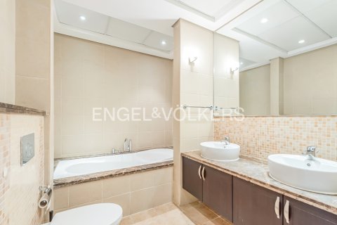 Vilë në Jumeirah Islands, Dubai, Emiratet e Bashkuara Arabe 3 dhoma gjumi, 510 m2. № 696386 - Foto 8