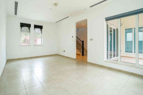 Βίλα σε Jumeirah Islands, Dubai, ΗΑΕ 3 υπνοδωμάτια, 510 τ.μ. Αρ. 696386 - φωτογραφία 3