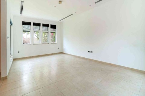 Βίλα σε Jumeirah Islands, Dubai, ΗΑΕ 3 υπνοδωμάτια, 510 τ.μ. Αρ. 696386 - φωτογραφία 2