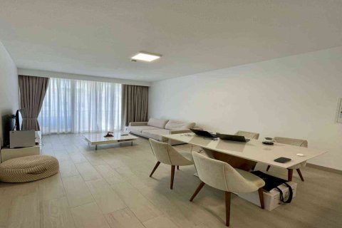 דירה למכירה ב Jumeirah Village Circle, Dubai, איחוד האמירויות  1 חדר שינה, 65 מ"ר, מספר 696387 - תמונה 2