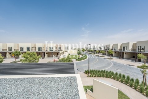 Townhouse in Dubai South (Dubai World Central), UAE 4 bedrooms, 256.41228000 sq.m. № 687128 - photo 24