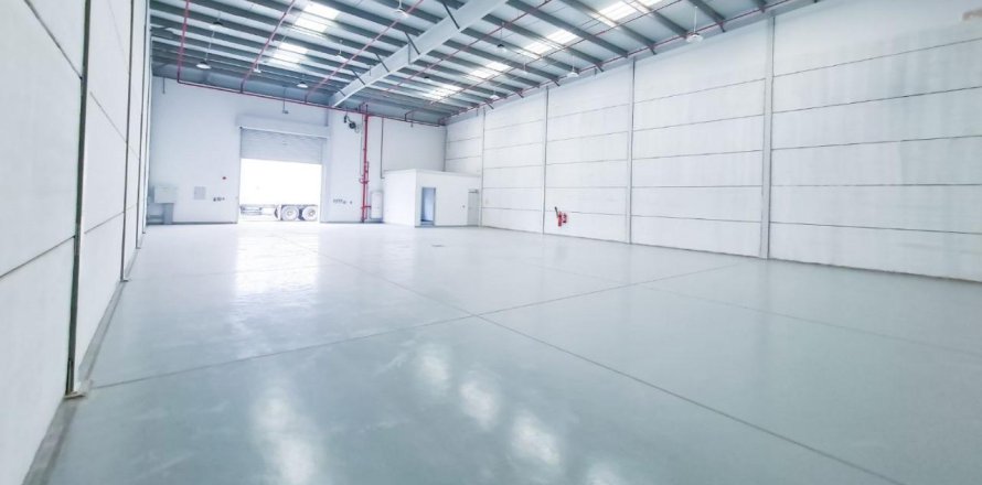 Bodega sa RAK FTZ, Ras Al Khaimah, UAE 465 sq.m. № 656701