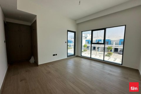 Villetta a schiera in affitto a Dubai, EAU 4 camere da letto, 144 mq. № 691520 - foto 2