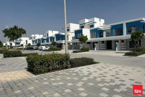 Dubai, UAE의 임대용 타운하우스 침실 4개, 144제곱미터 번호 691520 - 사진 25