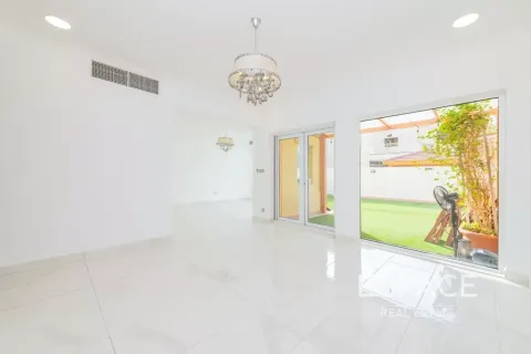 Villa en venta en The Springs, Dubai, EAU 5 dormitorios, 289 m2 № 737923 - foto 5