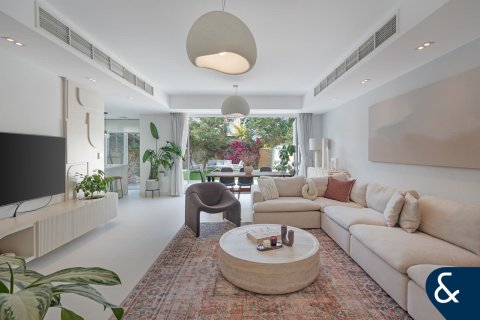 Vilă în The Springs, Dubai, EAU 3 dormitoare, 228 mp.  №697754