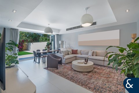 Vilă de vânzare în The Springs, Dubai, EAU 3 dormitoare, 228 mp.  №697754 - poză 2