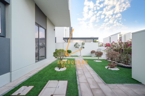 Vilë në Al Furjan, Dubai, Emiratet e Bashkuara Arabe 4 dhoma gjumi, 570 m2. № 694620 - Foto 26