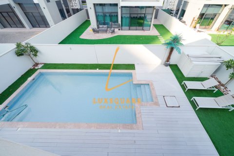 Vilë në Al Furjan, Dubai, Emiratet e Bashkuara Arabe 4 dhoma gjumi, 570 m2. № 694620 - Foto 27