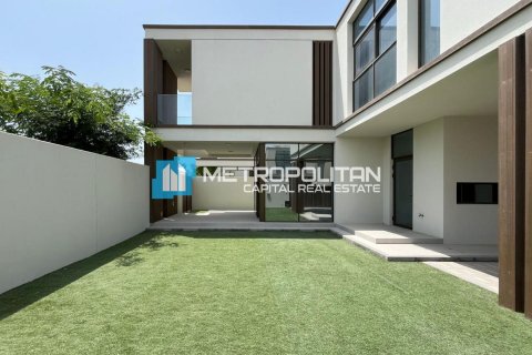 Maison de ville à louer à Abu Dhabi, EAU 3 chambres, 269 m2 № 657100 - photo 3